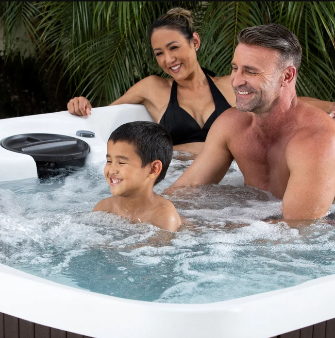 Lifesmart Leganza 6-Person 90-jet 230v Spa with Lounge Seating